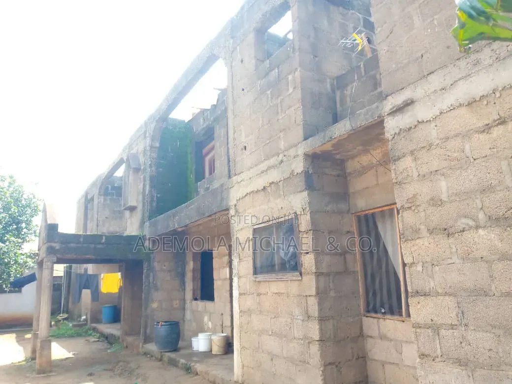 3bdrm Block of Flats in 4 Units 3 Bedroom, Nyanya for sale in Nyanya
