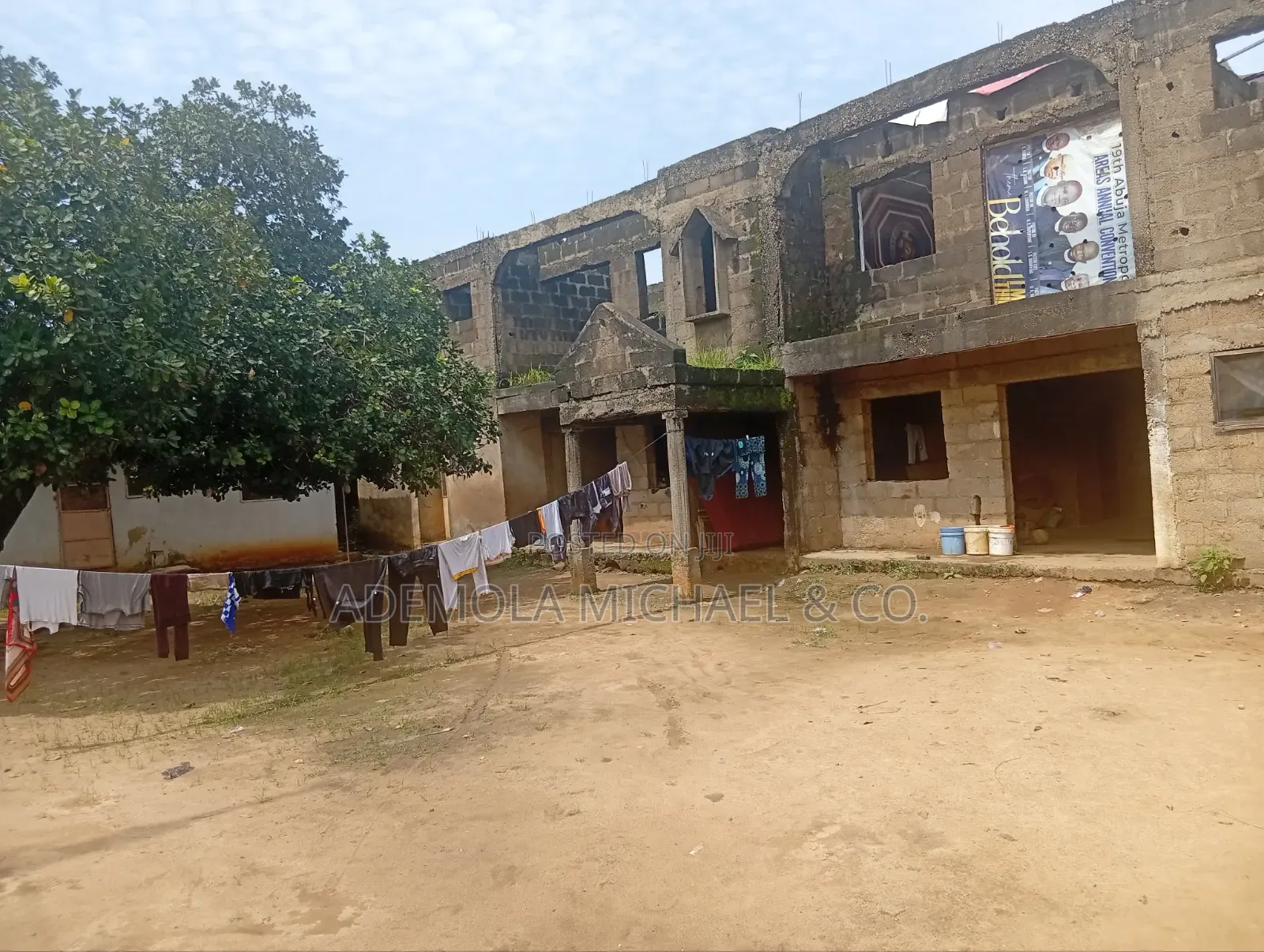 3bdrm Block of Flats in 4 Units 3 Bedroom, Nyanya for sale in Nyanya