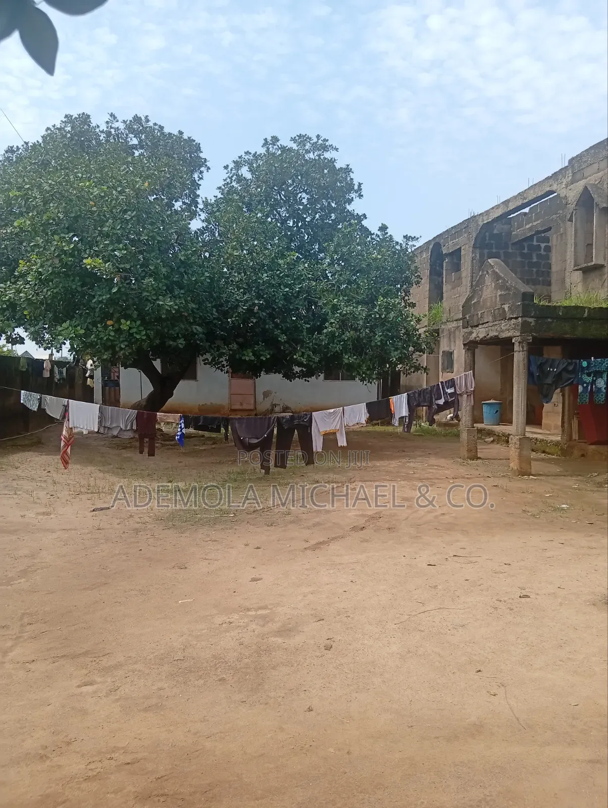 3bdrm Block of Flats in 4 Units 3 Bedroom, Nyanya for sale in Nyanya