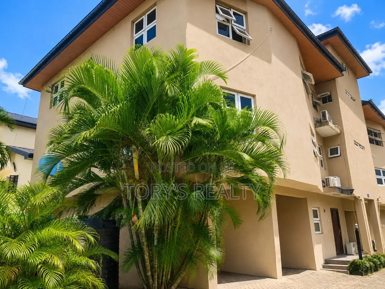 20bdrm House in Victoria Island Extension for sale in Victoria Island Extension