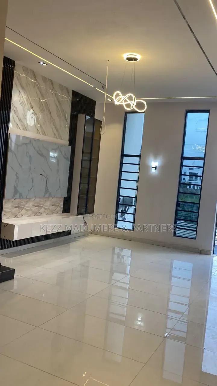 4bdrm Duplex in Ikota Lekki , Lagos for sale in Ikota