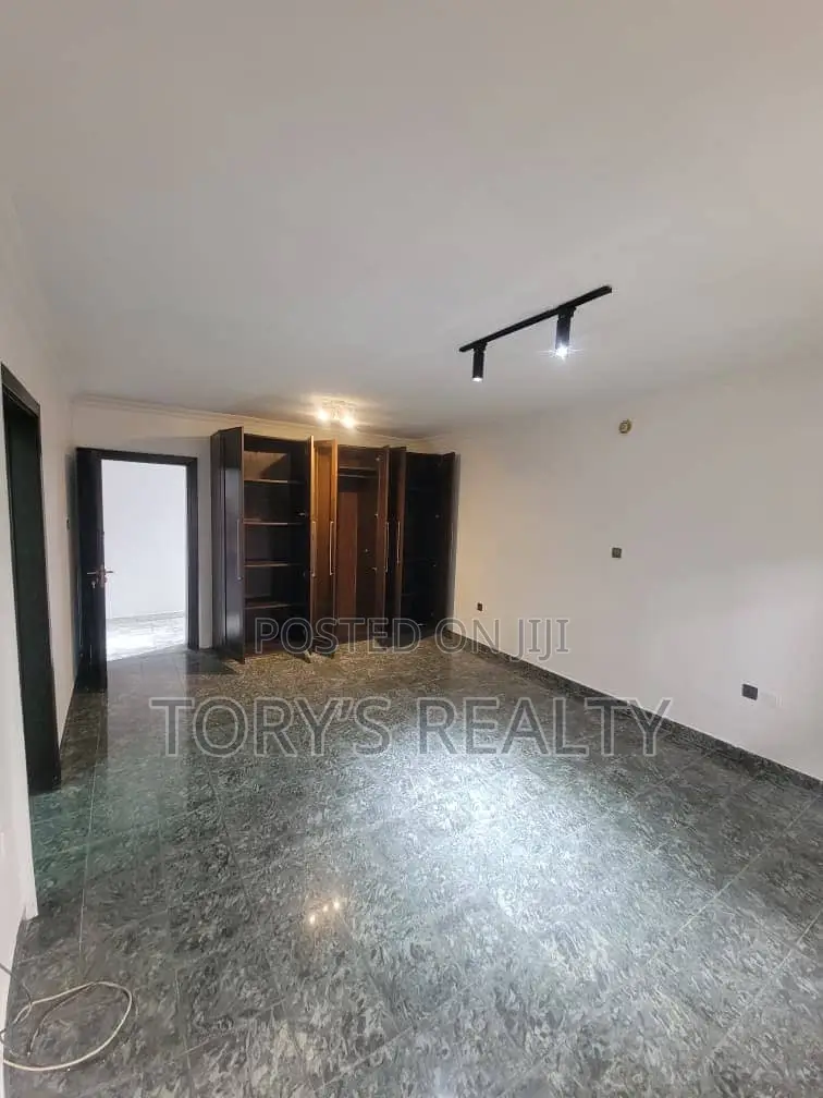 3bdrm Apartment in Old Ikoyi for rent in Old Ikoyi