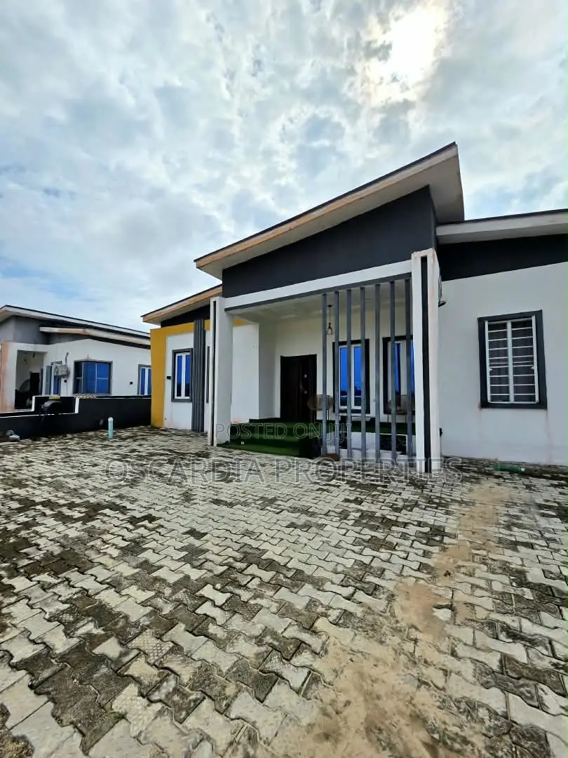3bdrm Bungalow in Awoyaya for sale in Awoyaya