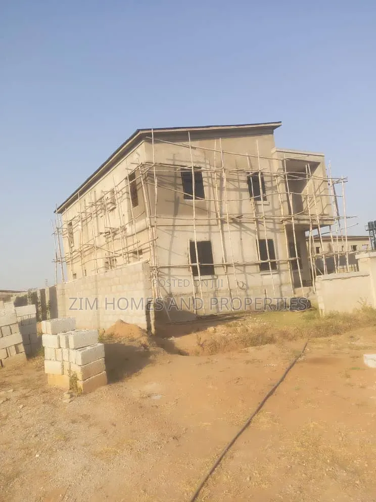 4bdrm Duplex in Zim Homes And, Sabon Lugbe for sale in Sabon Lugbe