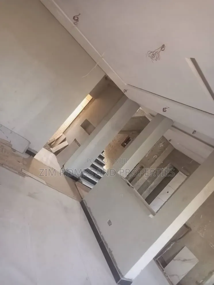 4bdrm Duplex in Zim Homes And, Sabon Lugbe for sale in Sabon Lugbe