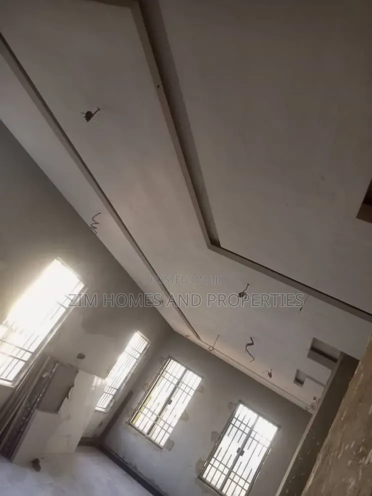 4bdrm Duplex in Zim Homes And, Sabon Lugbe for sale in Sabon Lugbe