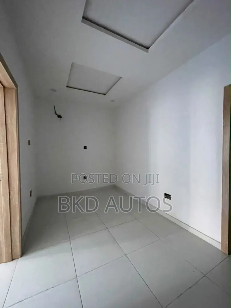 3bdrm Duplex in Lekki for sale in Lekki