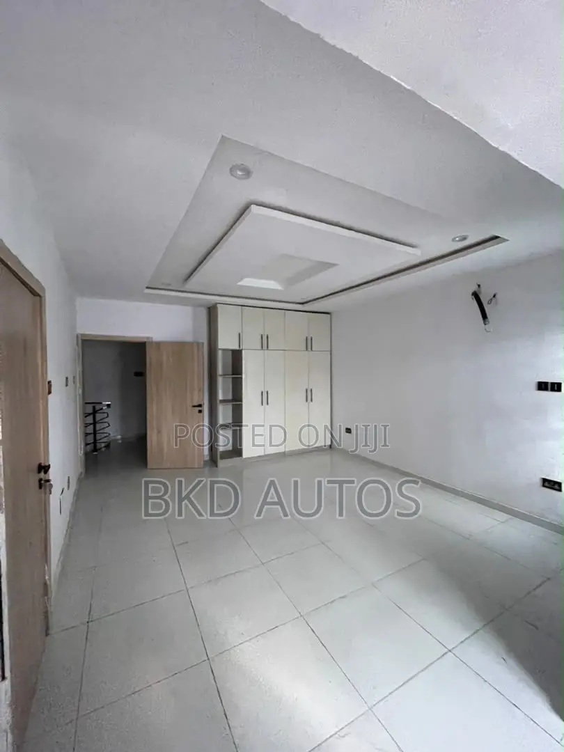 3bdrm Duplex in Lekki for sale in Lekki