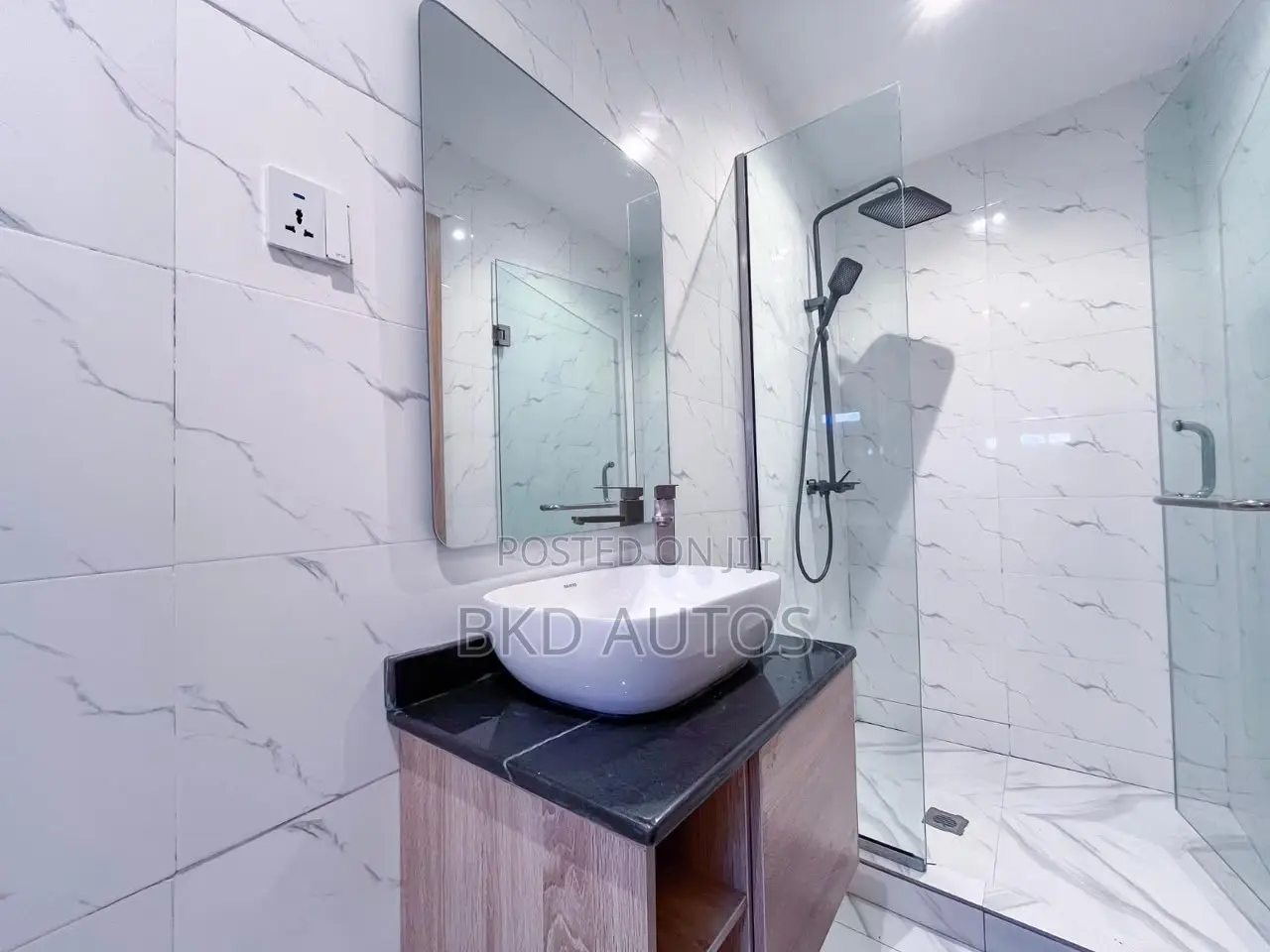 Furnished 3bdrm Apartment in Chevron for sale in Chevron