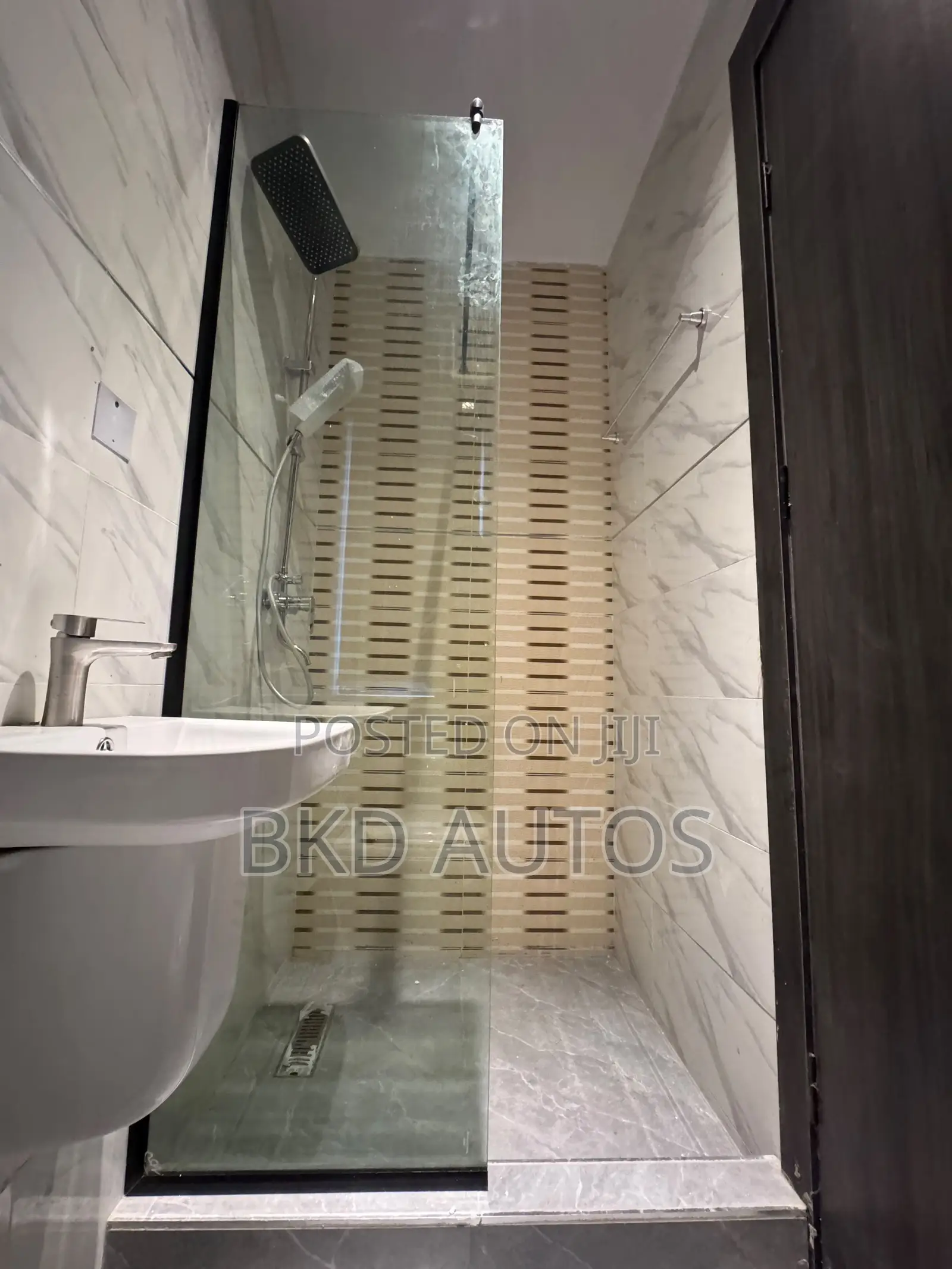 Furnished 4bdrm Maisonette in Yaba for sale in Yaba