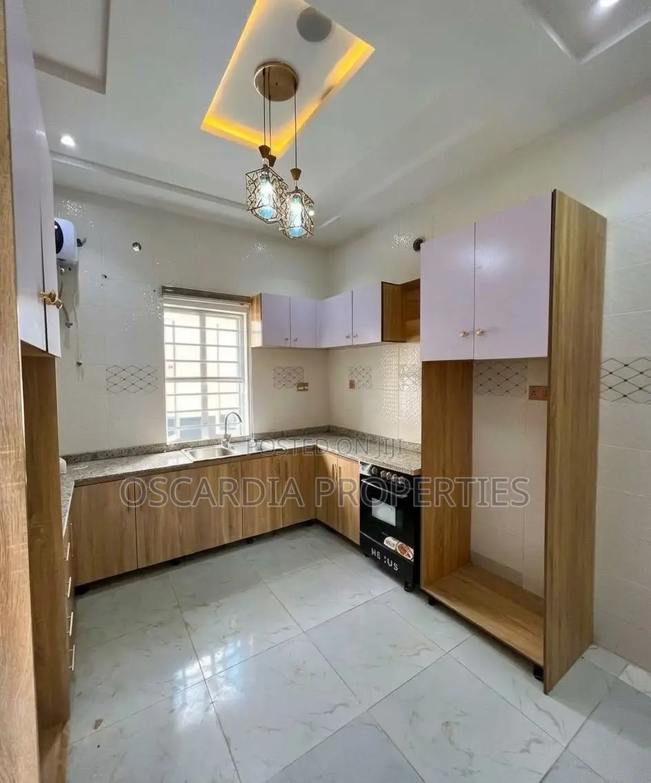 3bdrm Bungalow in Awoyaya for sale in Awoyaya
