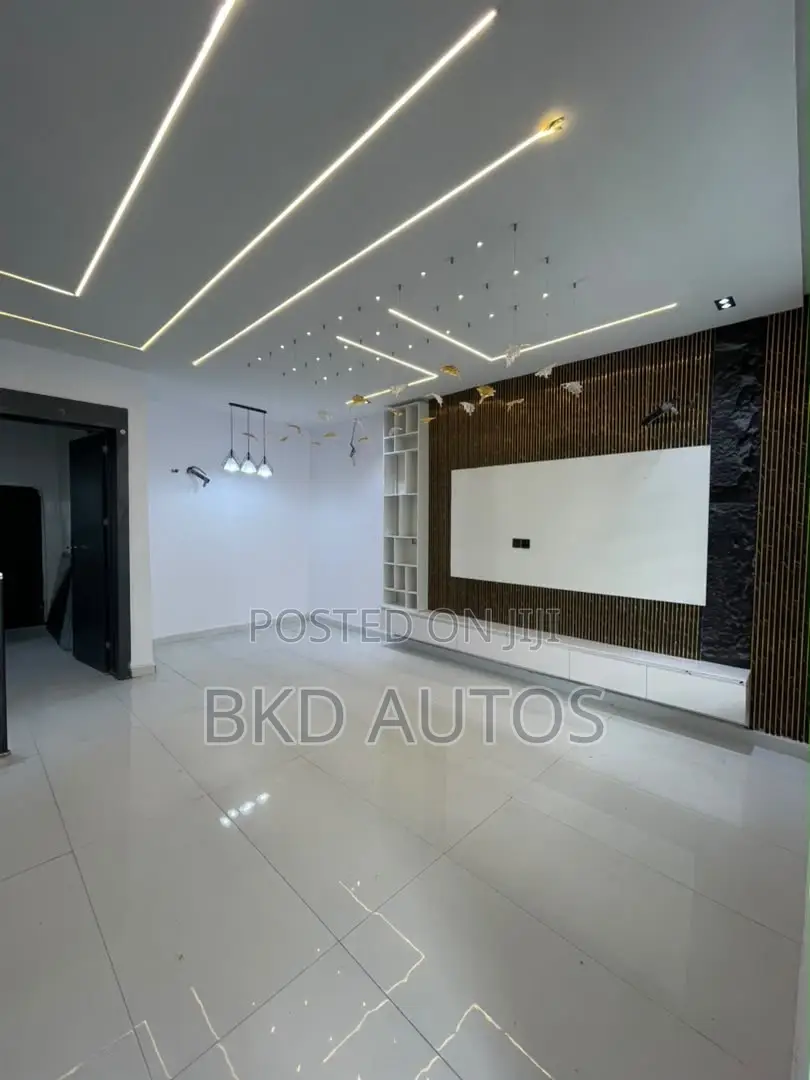 3bdrm Duplex in Ikota for sale in Ikota