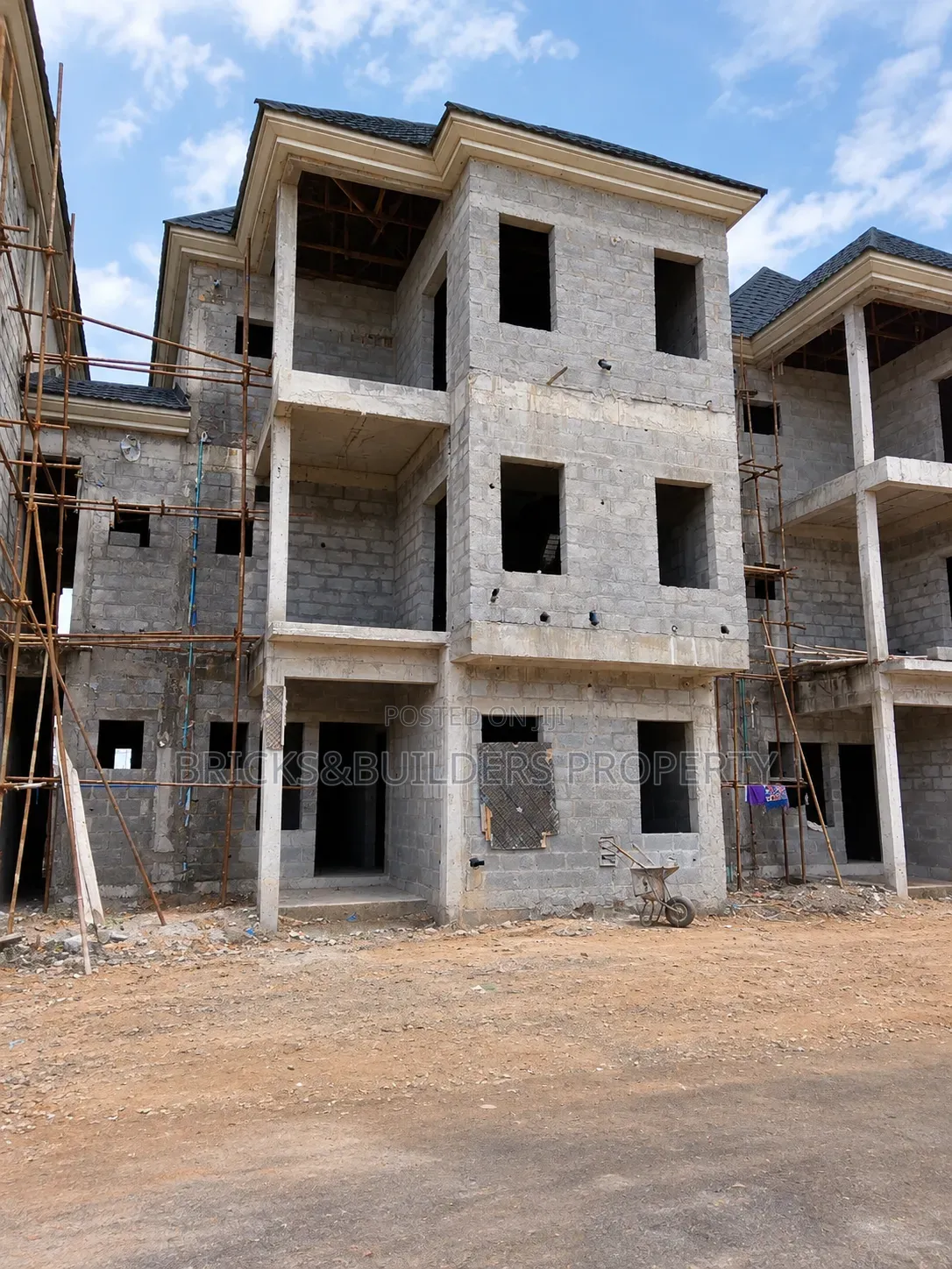 5bdrm Duplex in Kado for sale in Kado