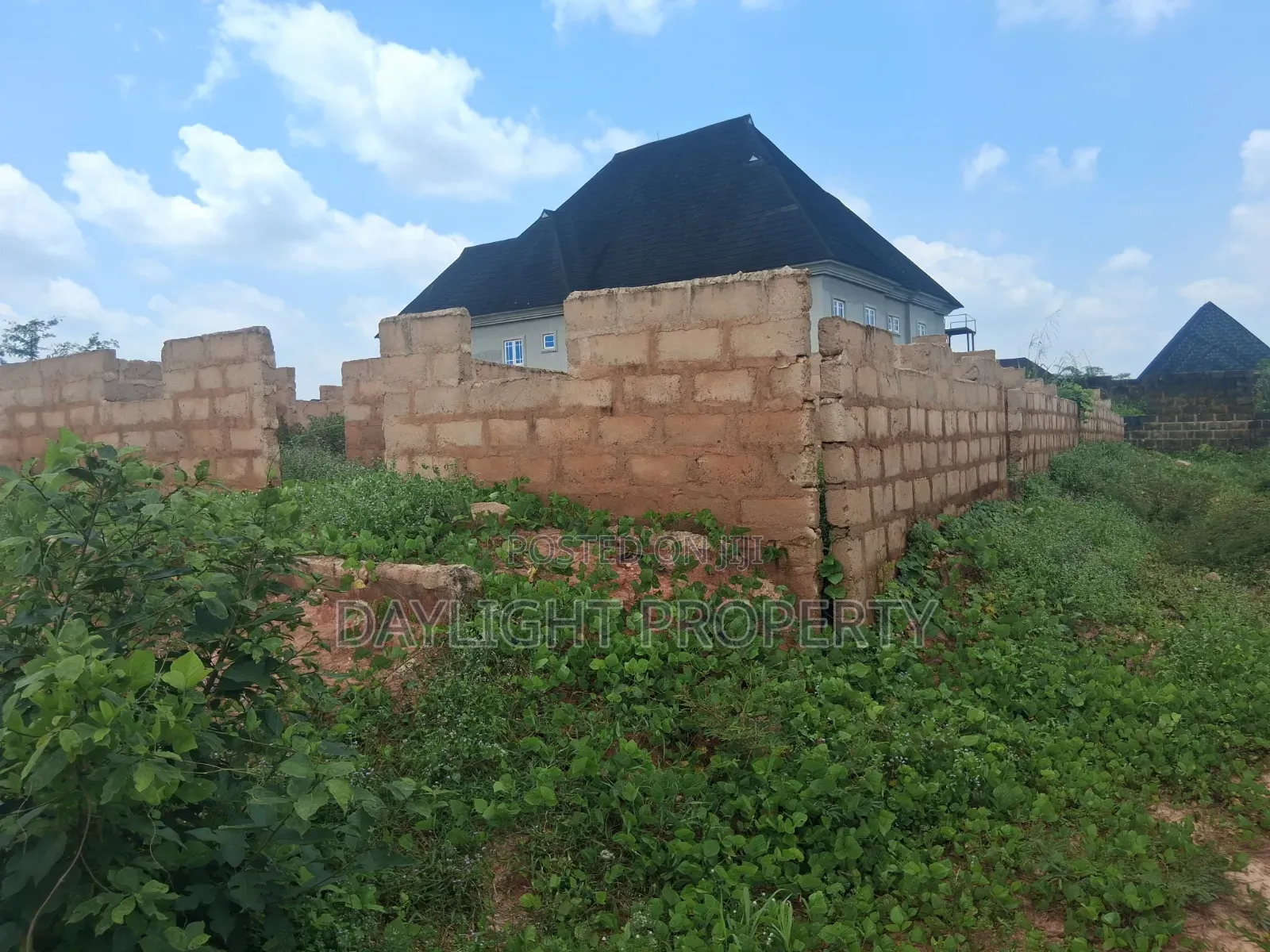 10bdrm House in Daylight Property, Benin City for sale in Benin City