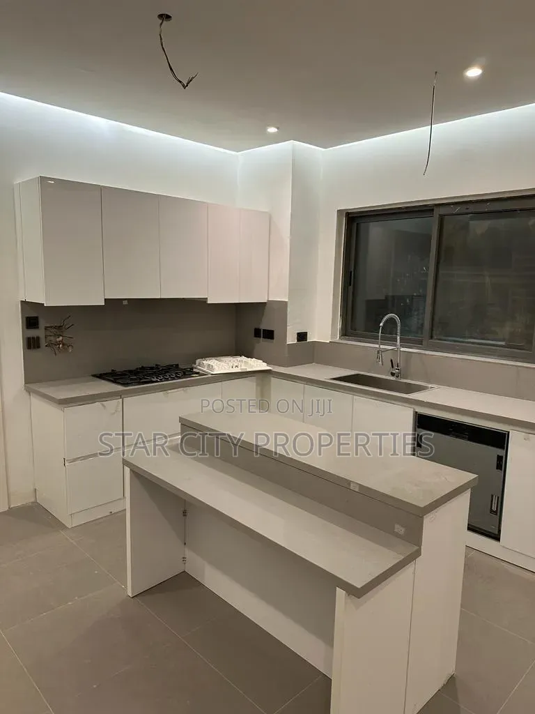 3bdrm Block of Flats in Old Ikoyi for sale in Old Ikoyi