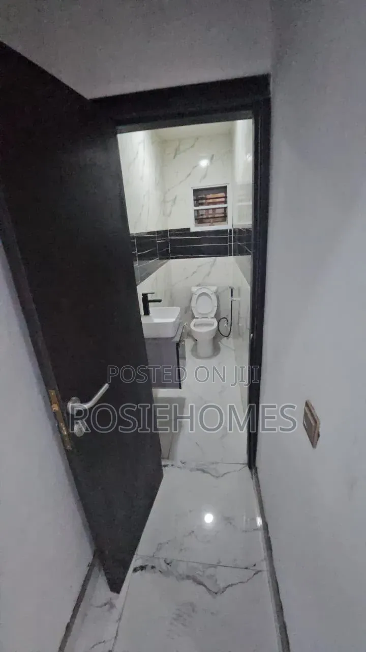 2bdrm Apartment in Lekki for rent in Lekki Phase 1