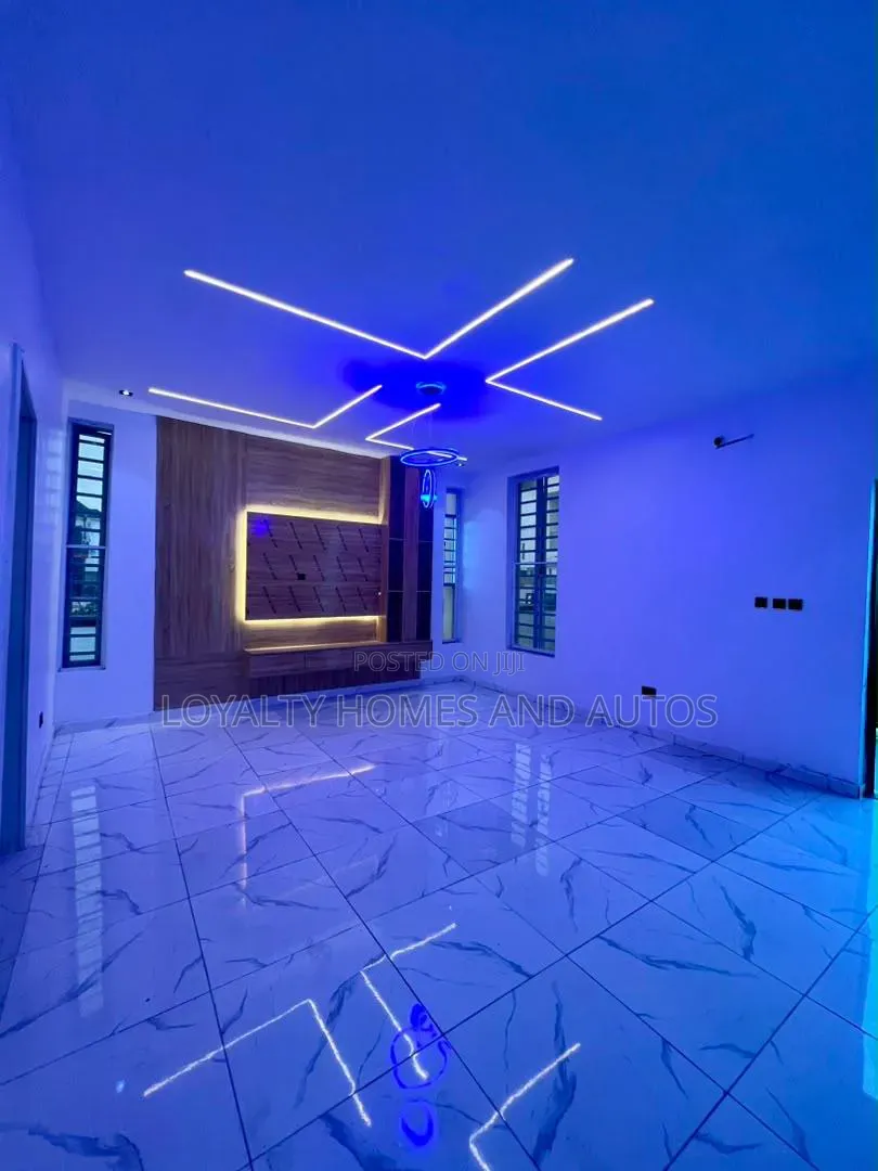 3bdrm House in Adeola Odeku for sale in Adeola Odeku