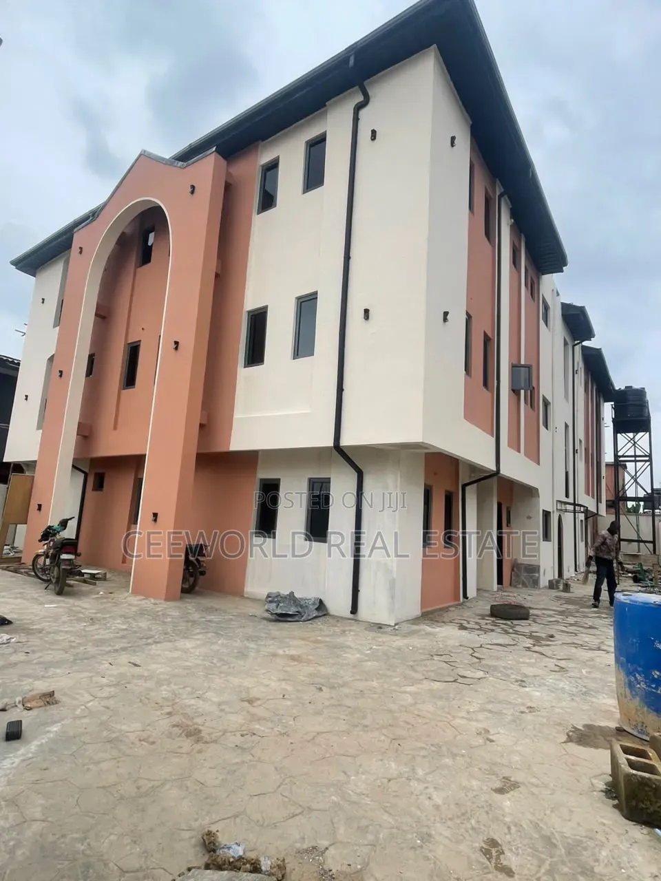 3bdrm Apartment in Ajeigbe Off Ring, CHallenge / Ibadan for rent in CHallenge / Ibadan