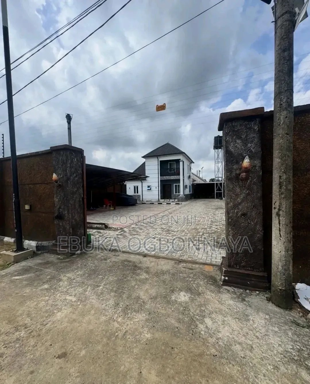 3bdrm Penthouse in Rumunduru-Rumuodara, Port-Harcourt for sale in Port-Harcourt
