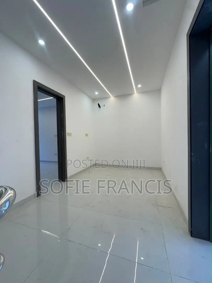 4bdrm Duplex in Vgc for sale in VGC / Ajah