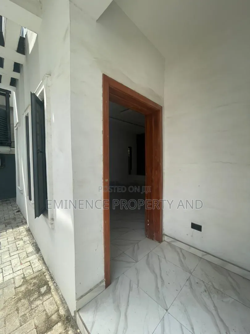 4bdrm Duplex in Lekki Expressway for sale in Lekki Expressway