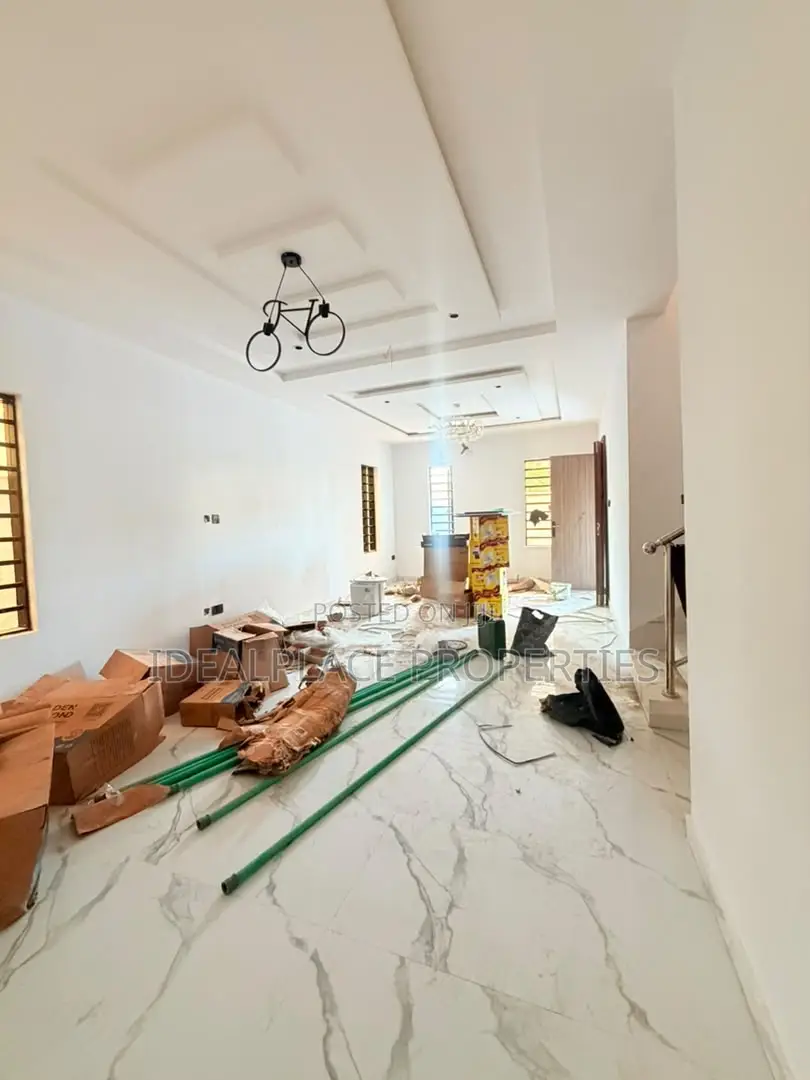 5bdrm Duplex in Omole Phase 2 for sale in Omole Phase 2