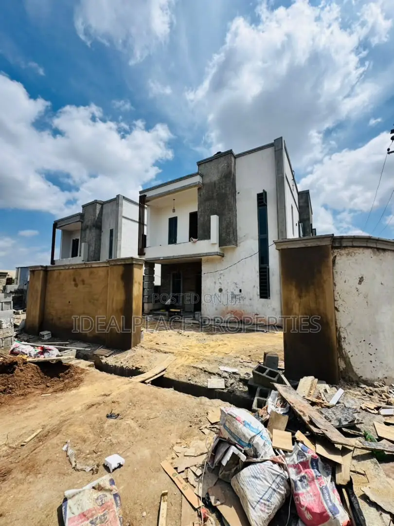 4bdrm Duplex in Fagba for sale in Fagba