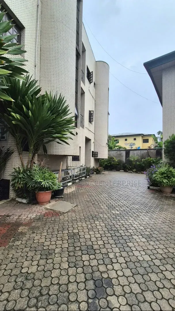 5 Bedroom Duplex Office Space in GRA Ikeja. Price 30m in Ikeja GRA