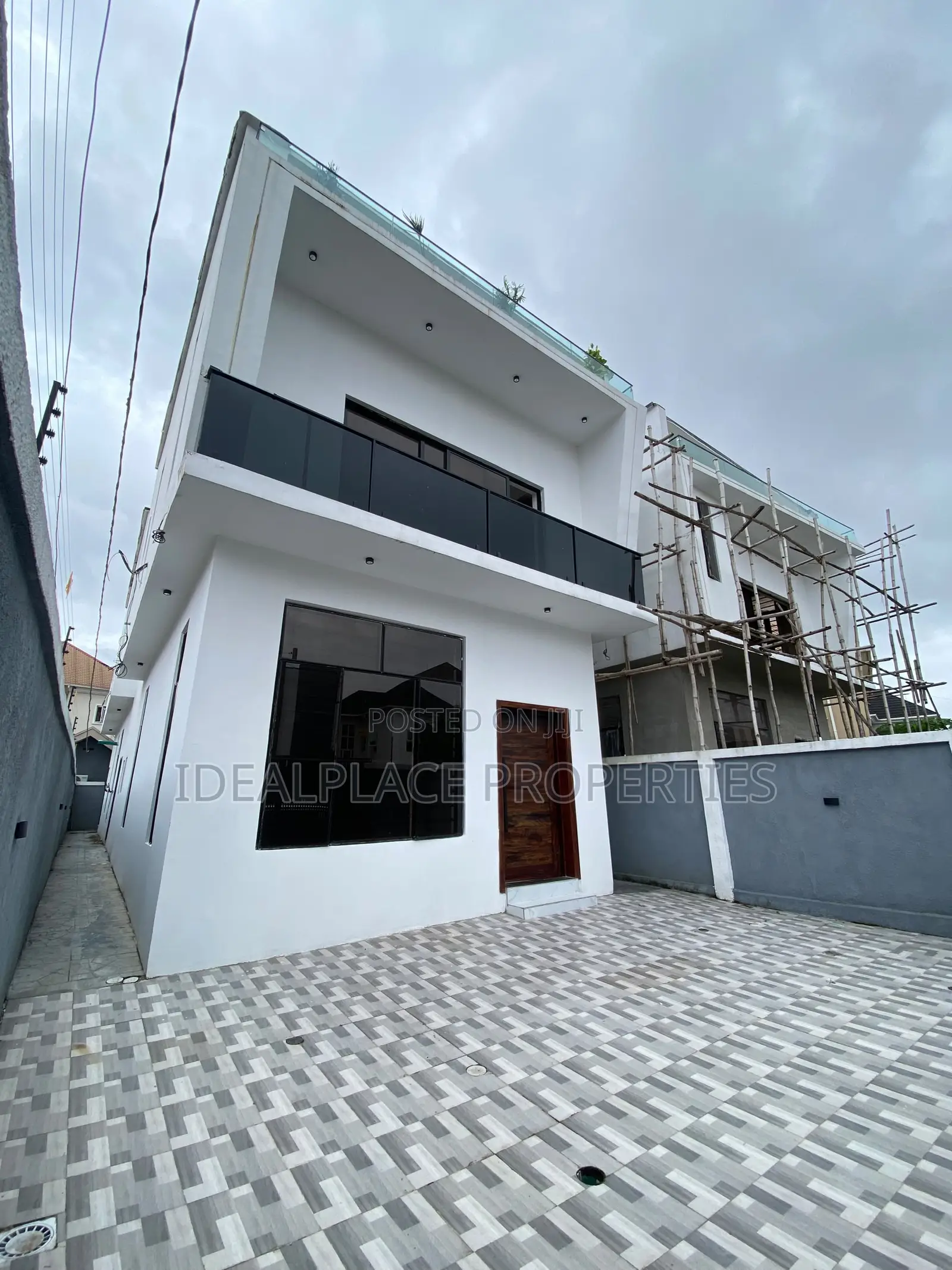 4bdrm Duplex in Sangotedo for sale in Sangotedo