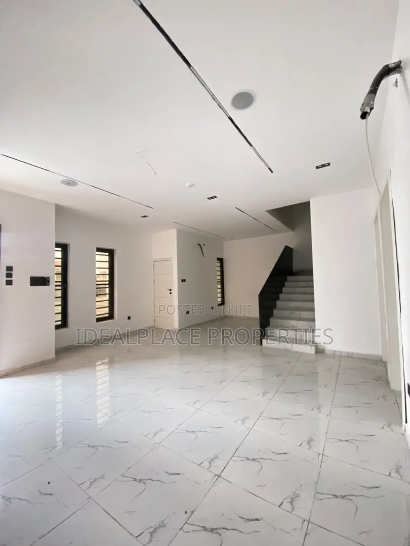 4bdrm Townhouse/Terrace in Sangotedo for sale in Sangotedo