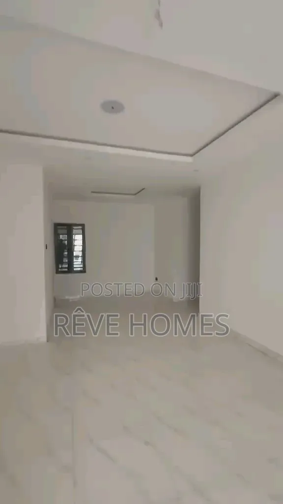 3bdrm Block of Flats in Ifako-Gbagada for sale in Ifako-Gbagada