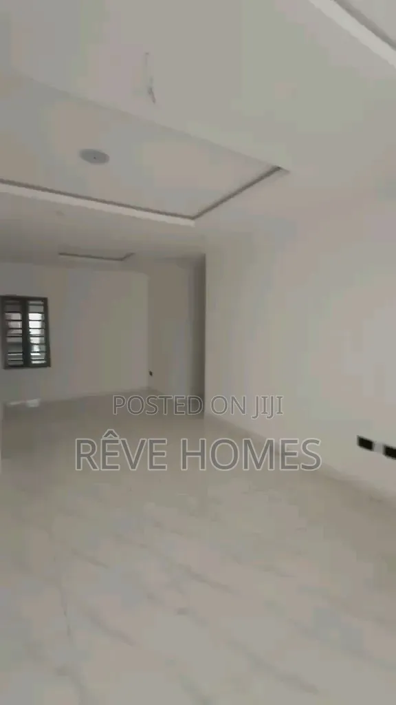 3bdrm Block of Flats in Ifako-Gbagada for sale in Ifako-Gbagada