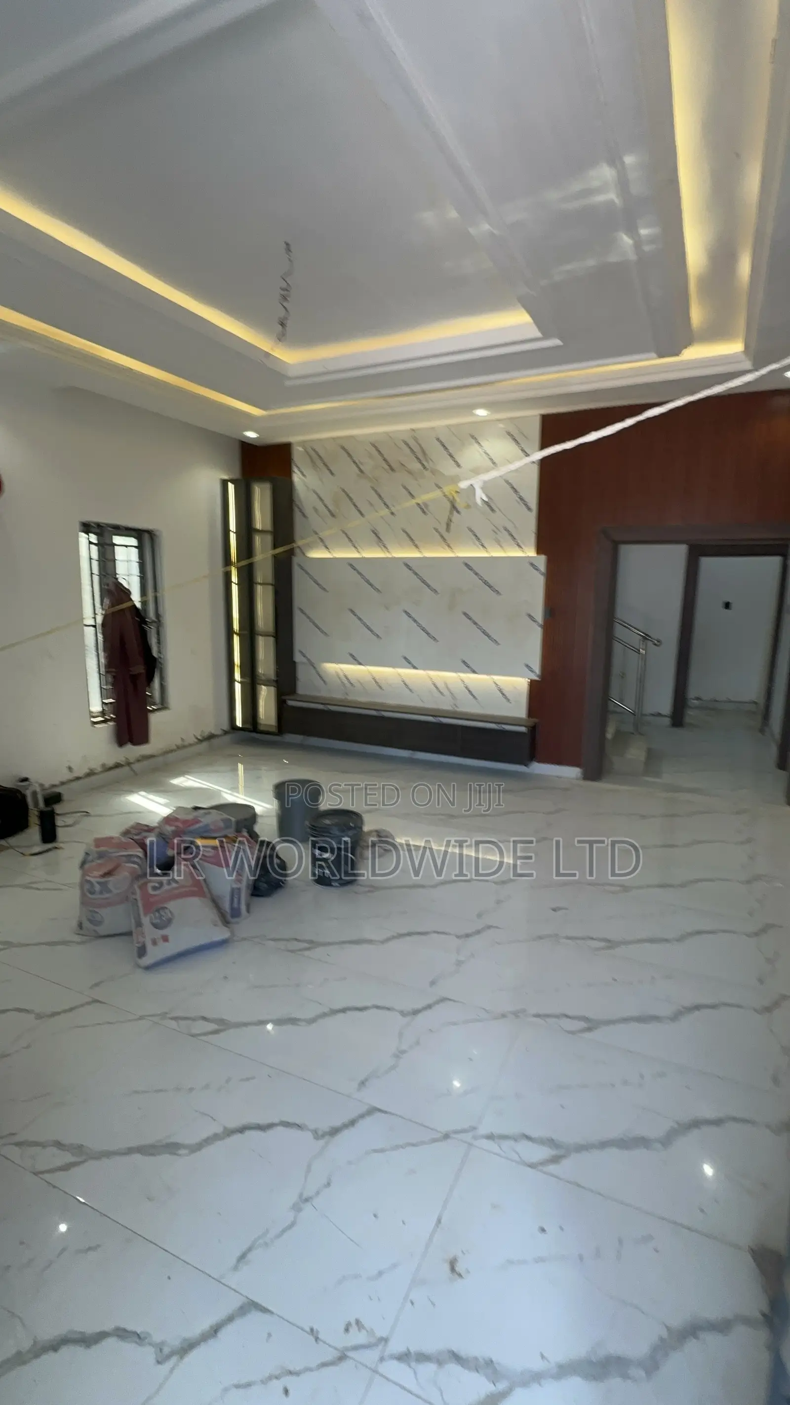 5bdrm Duplex in Lugbe District for sale in Lugbe District