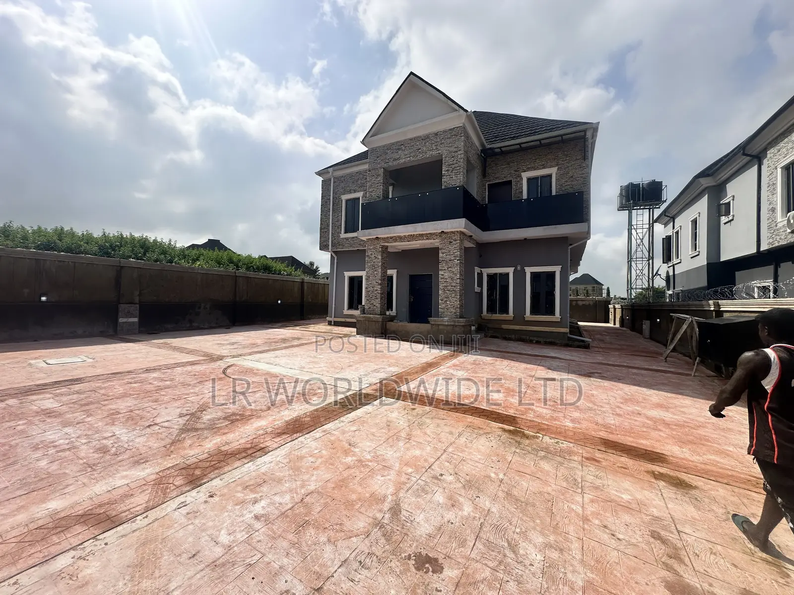 5bdrm Duplex in Lugbe District for sale in Lugbe District