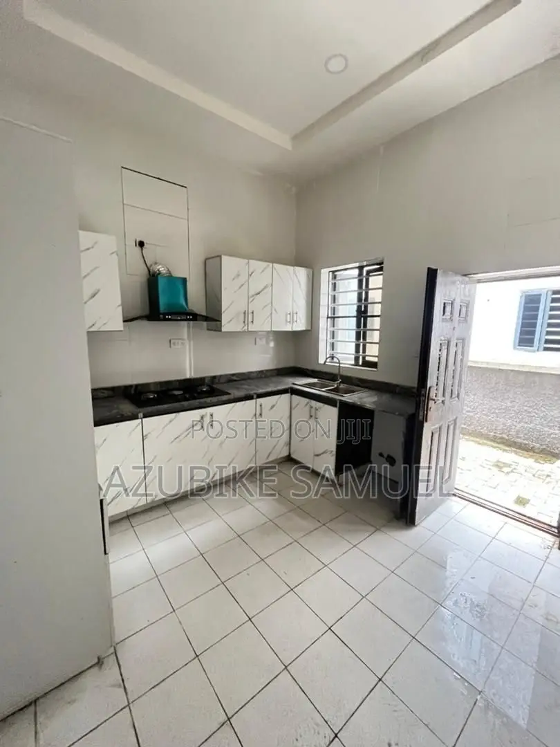 4bdrm Townhouse / Terrace in Orchid Road Lekki for rent in Lekki Expressway