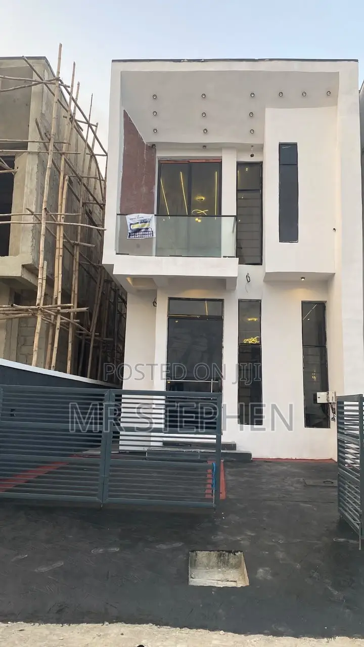 4bdrm Duplex in Ikota for sale in Ikota