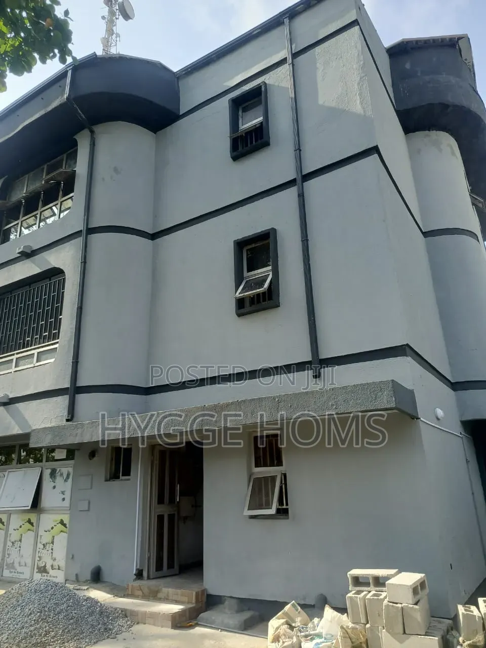 12bdrm Block of Flats in Bishop Oluwole, Ahmadu Bello Way for rent in Ahmadu Bello Way