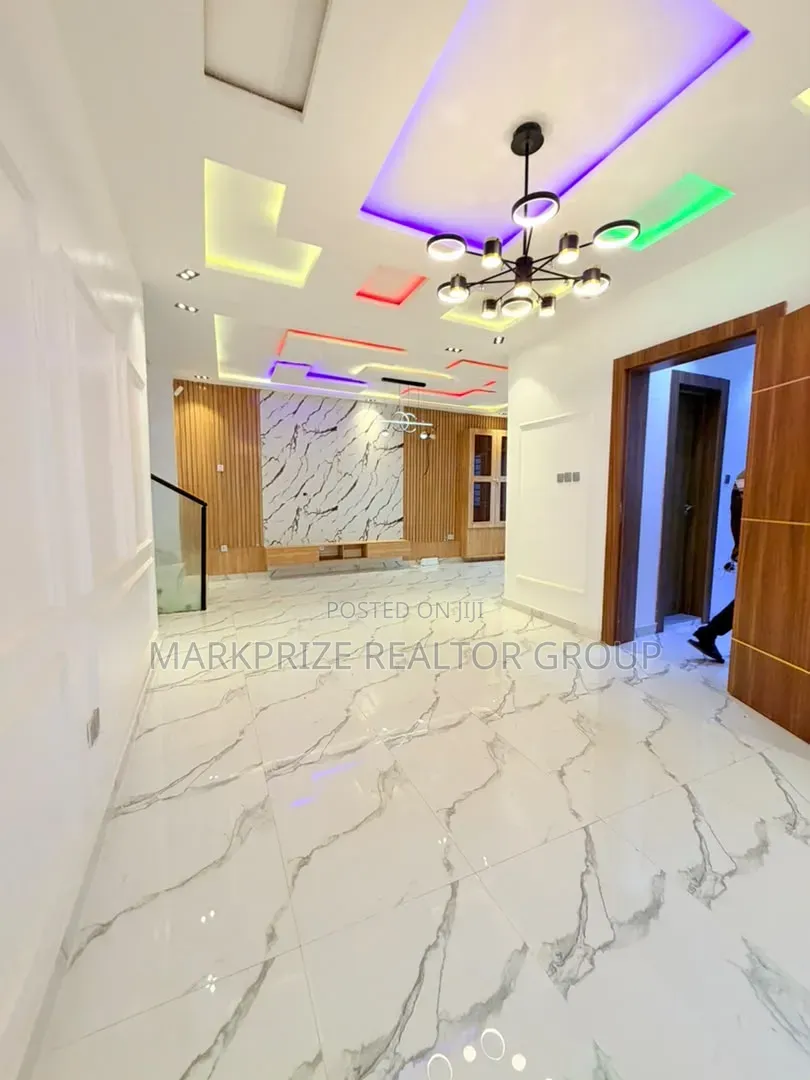 4bdrm Duplex in Oko Oba Agege Lagos for sale in Oko-Oba