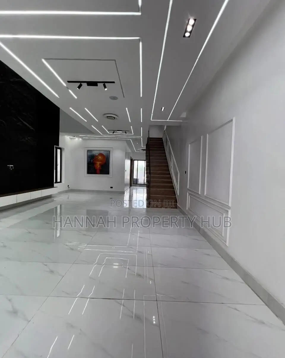 5bdrm House in Ajah Estate for sale in Ajah