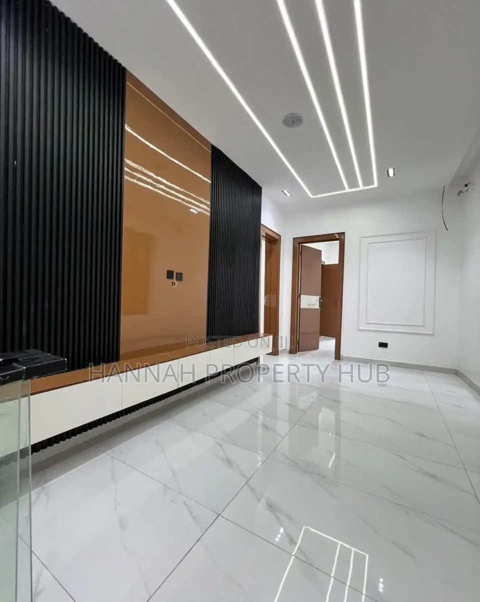 5bdrm House in Ajah Estate for sale in Ajah