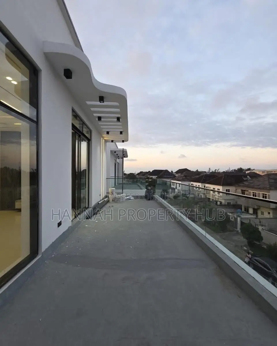 5bdrm Duplex in Lekki for sale in Lekki