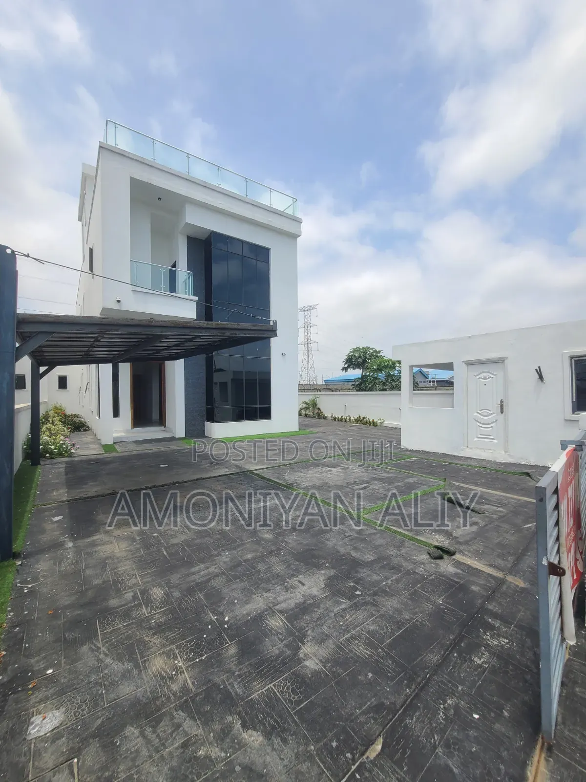 5bdrm Mansion in Royal Garden Estate, Off Lekki-Epe Expressway for sale in Off Lekki-Epe Expressway
