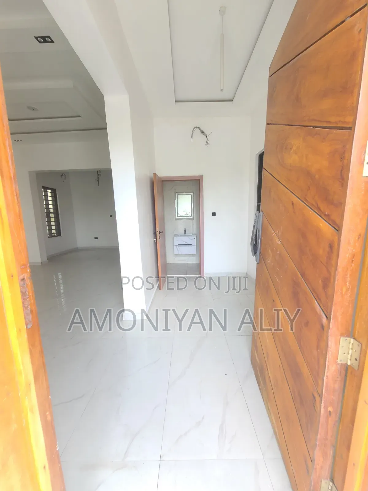 5bdrm House in Royal Garden Estate, Off Lekki-Epe Expressway for sale in Off Lekki-Epe Expressway