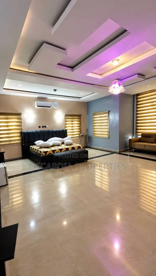Furnished 7bdrm Duplex in Aco Estate, Kiami for sale in Kiami