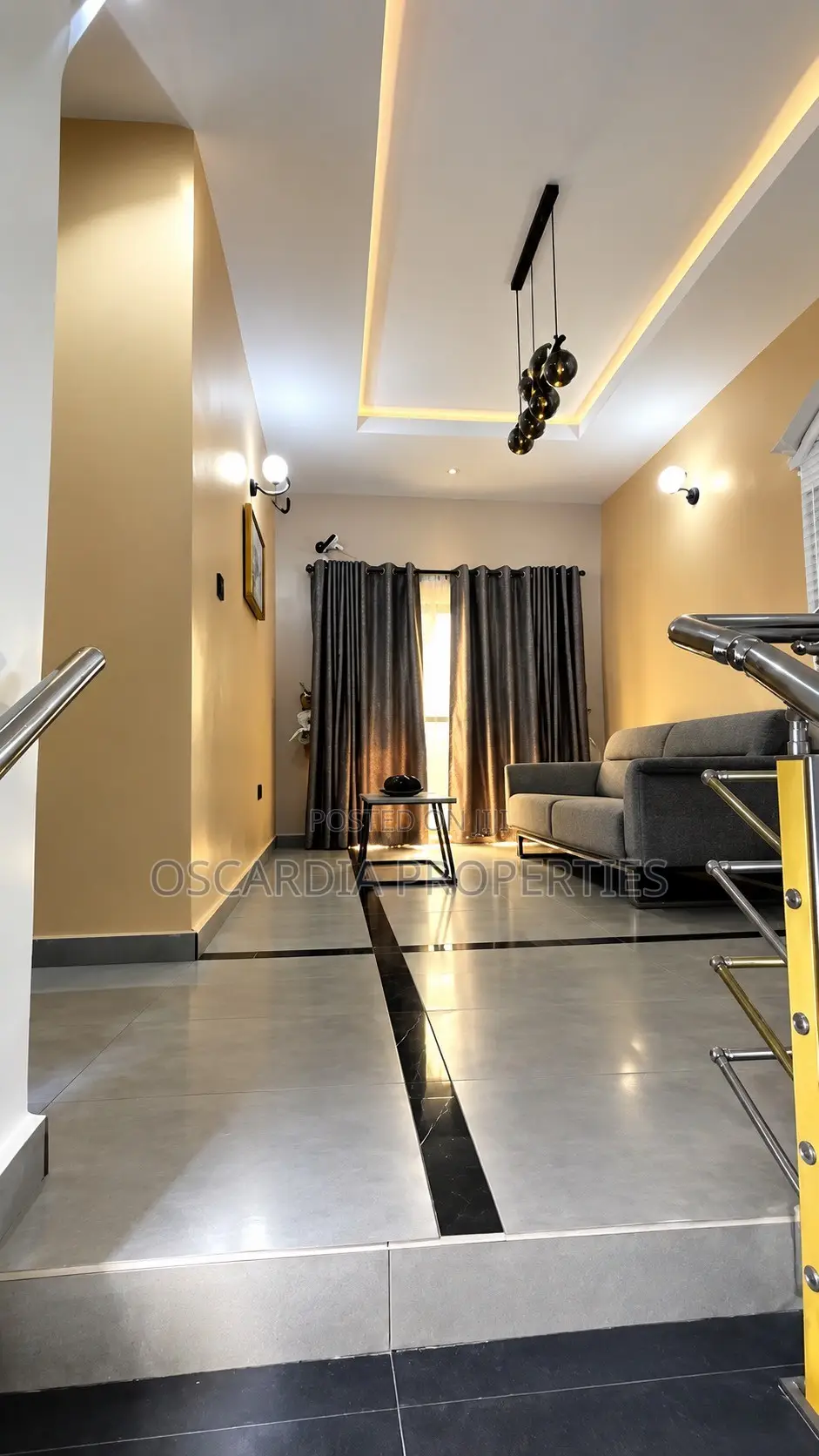 Furnished 7bdrm Duplex in Aco Estate, Kiami for sale in Kiami