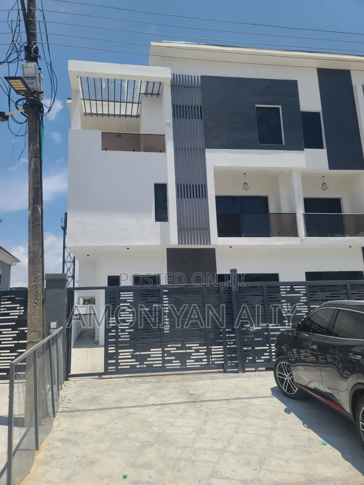 5bdrm House in Lekki Scheme2 for sale in Off Lekki-Epe Expressway