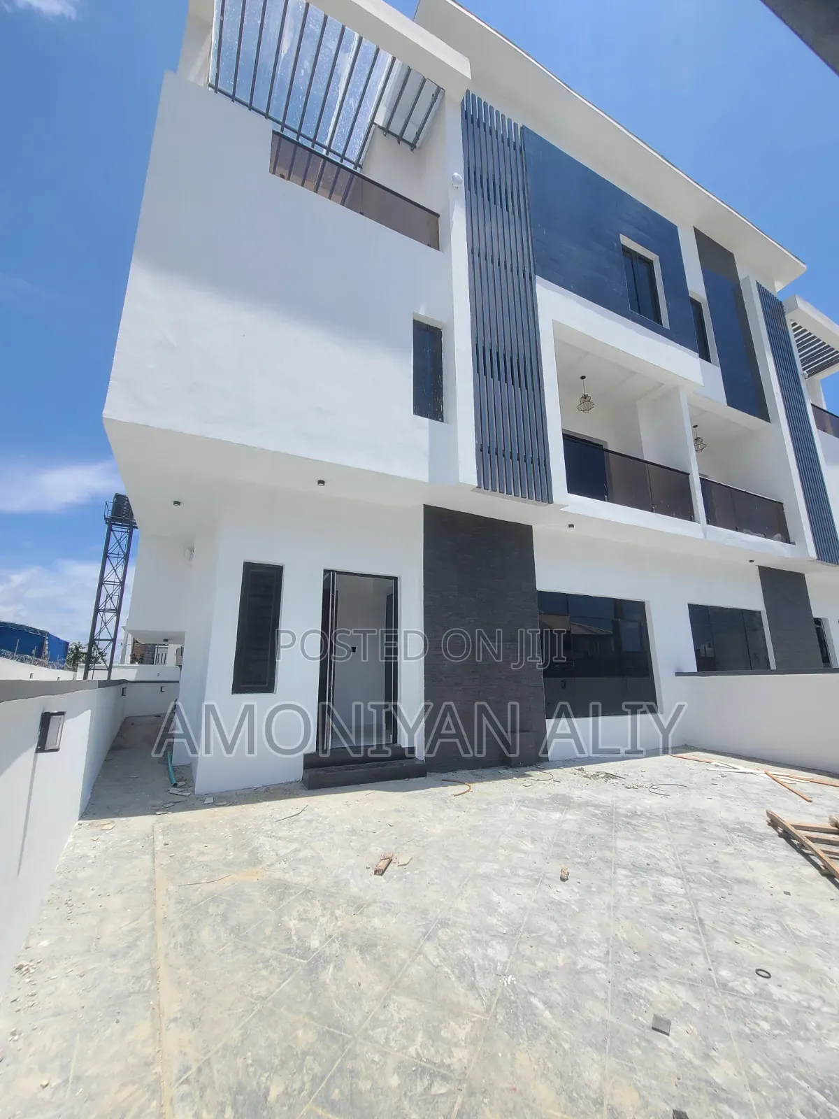 5bdrm House in Lekki Scheme2 for sale in Off Lekki-Epe Expressway