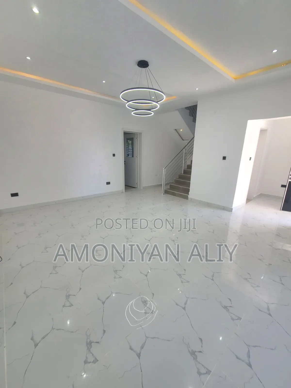 5bdrm House in Lekki Scheme2 for sale in Off Lekki-Epe Expressway