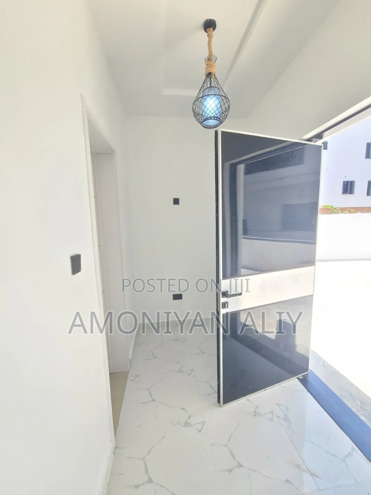 5bdrm House in Lekki Scheme2 for sale in Off Lekki-Epe Expressway