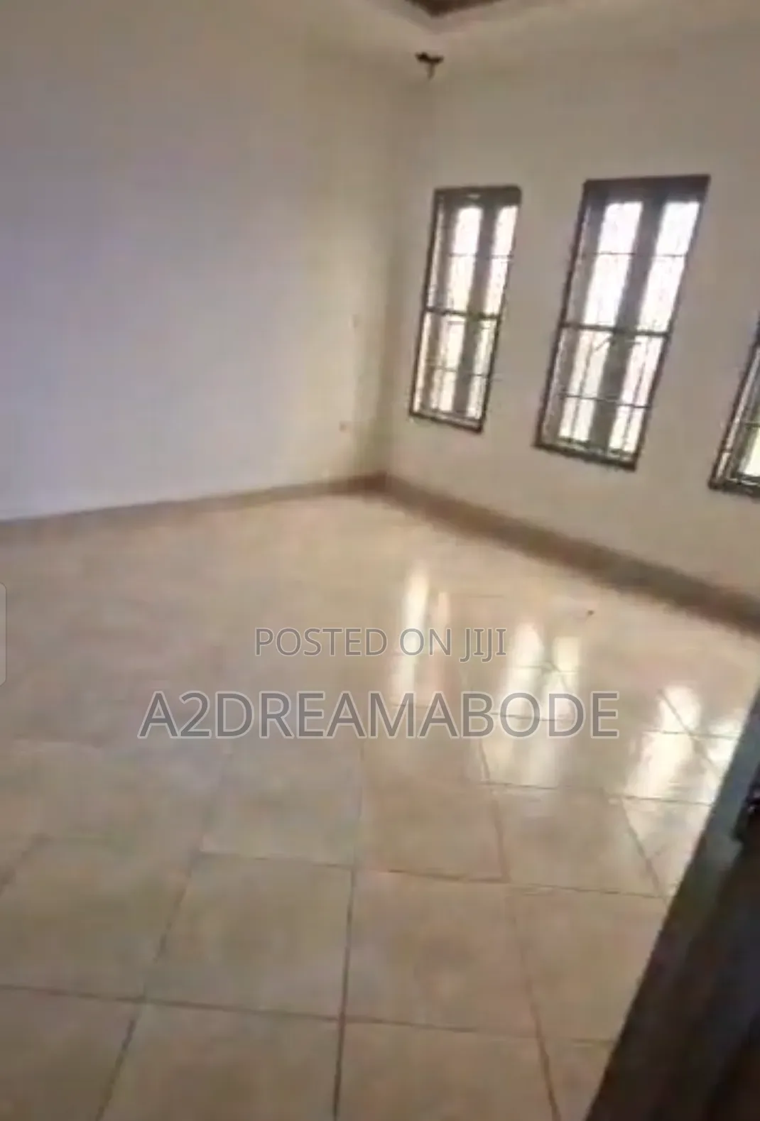 4bdrm Duplex in Mende for sale in Mende